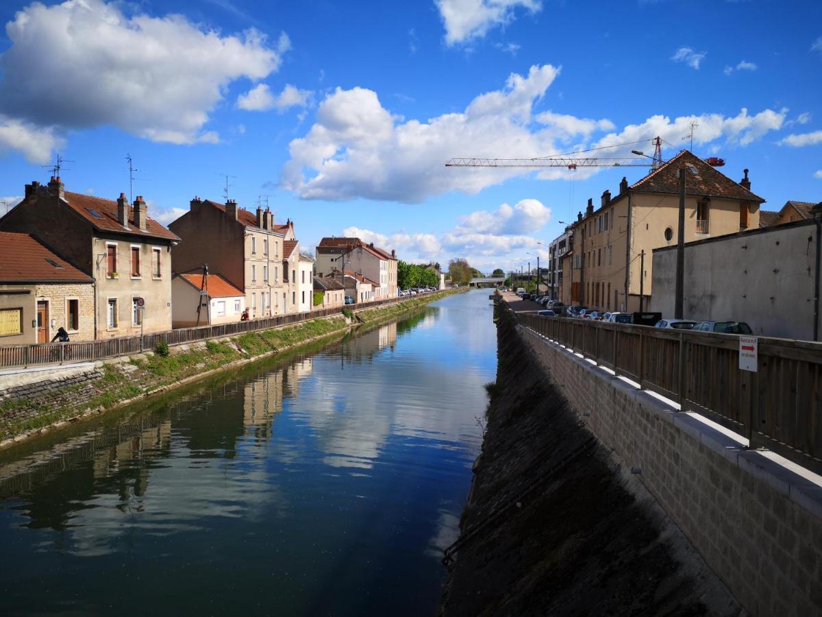 Au 4 Le Long Du Canal Avec Parking Lejlighed Dijon Eksteriør billede